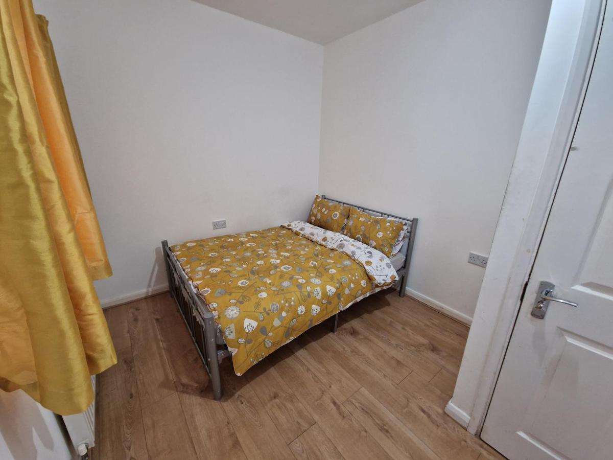 Mile End Budget Guesthouse لندن المظهر الخارجي الصورة